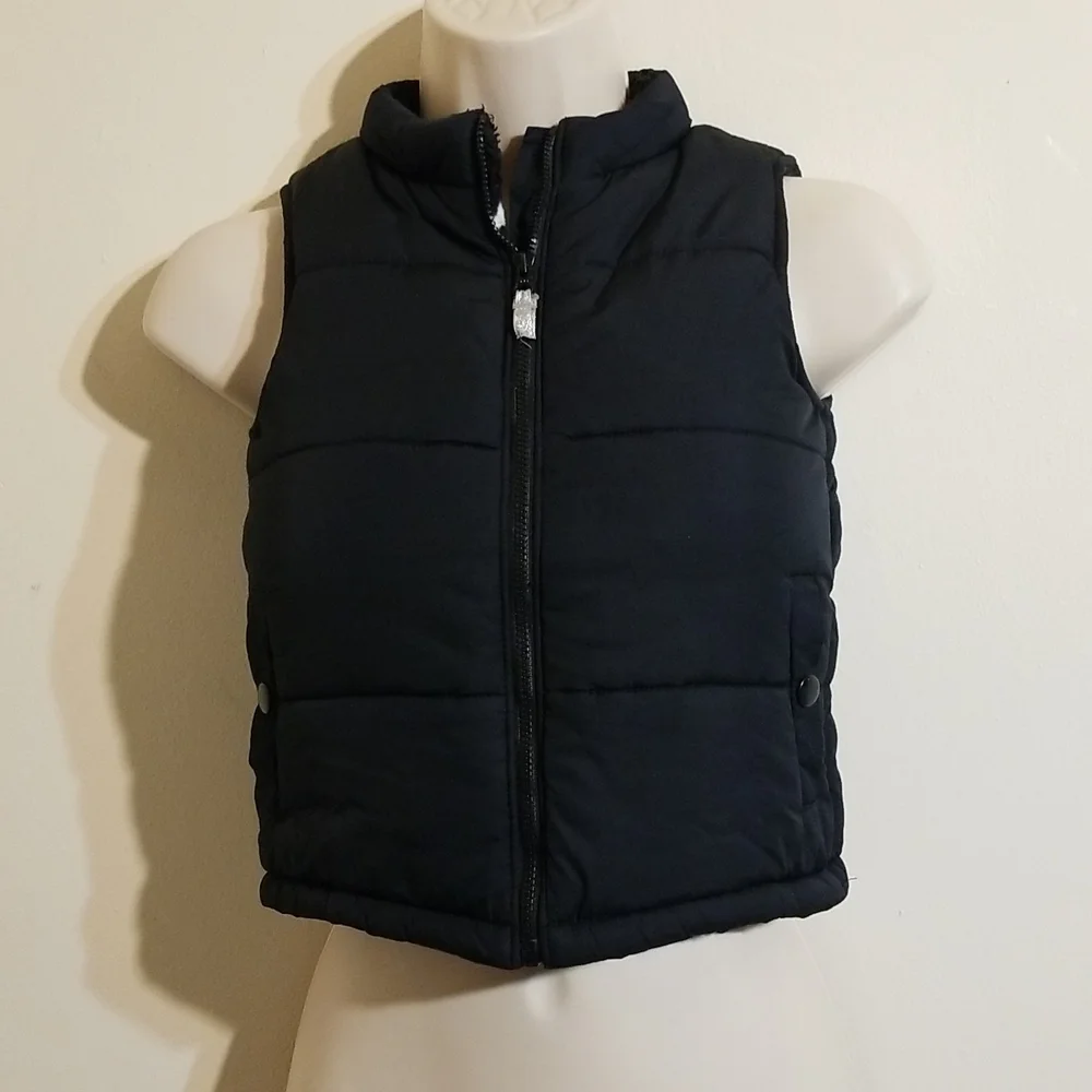 Carter's girls size 4t black puffer vest